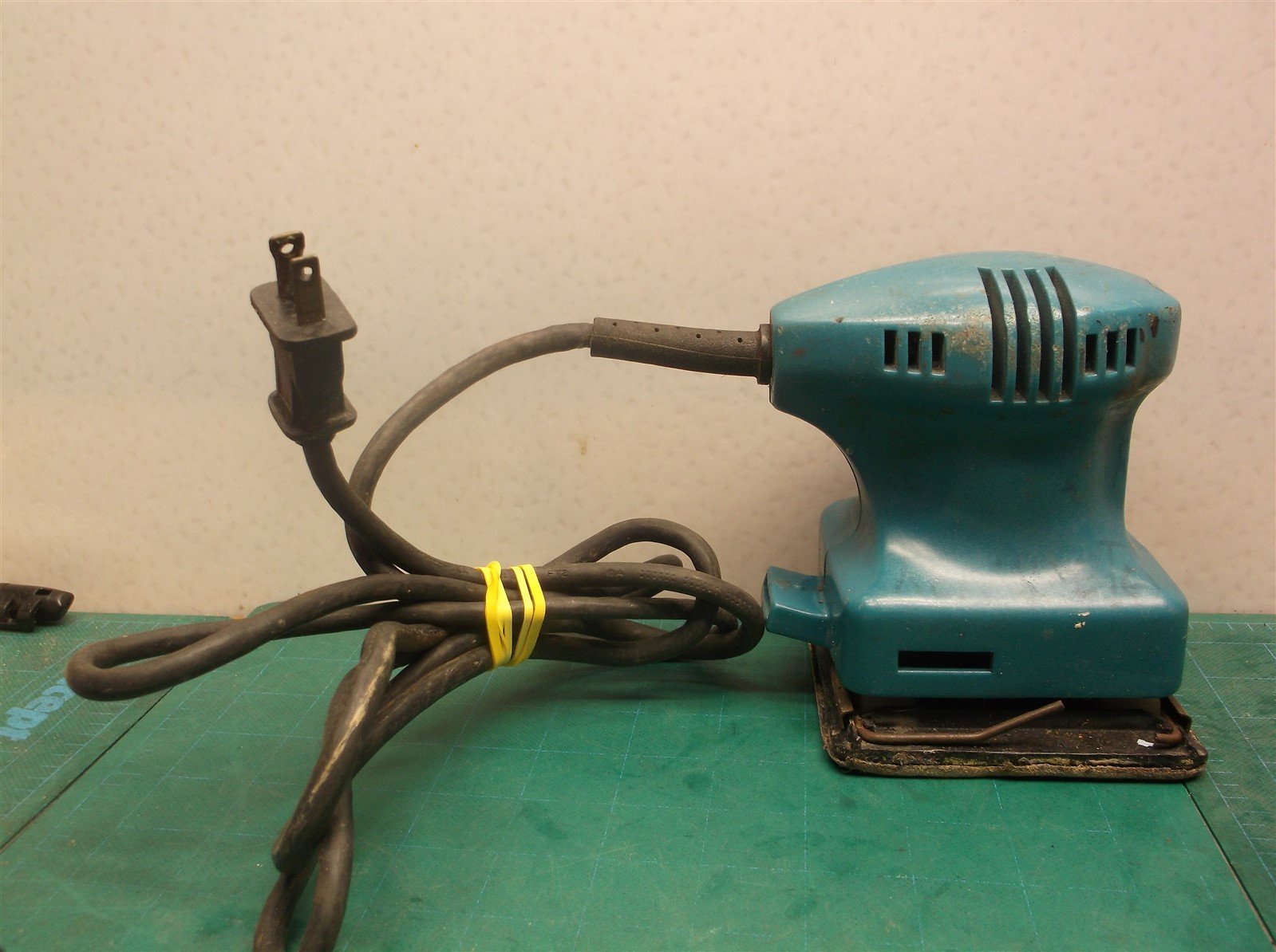 Makita finishing sander discount bo4552