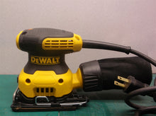 DEWALT DWE6411 PALM SANDER 1/4 SHEET 2.3 AMP CORDED
