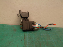 Switch off a Dewalt DCE100 20v Blower