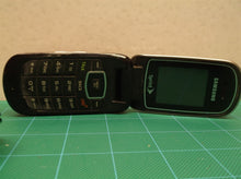 for parts Samsung SPH M240 - Black (Sprint) Cellular Phone with charger