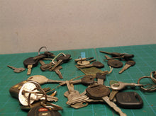 misc lot of automotive keys