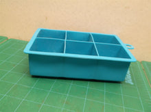 misc blue 6 ice cubes maker 2"