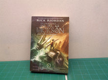 The Lightning Thief (Percy Jackson and the Olympians, Book 1)