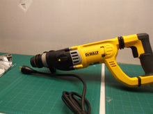 DEWALT 8.5-Amp 1-1/8-in Sds-plus Variable Speed Corded Rotary Hammer Drill with
