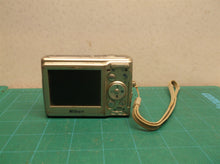 Nikon COOLPIX L11 6.0MP Digital Camera Silver(untested)