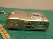 Nikon COOLPIX L11 6.0MP Digital Camera Silver(untested)