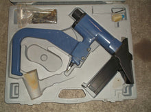 Central Pneumatic Hardwood Flooring Floor Stapler Nailer 90399 no hammer