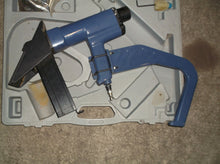 Central Pneumatic Hardwood Flooring Floor Stapler Nailer 90399 no hammer