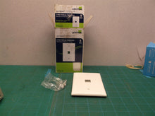 Midsize Single-Gang QUICKPORT™ Wallplate, 1-Port, White 5pk