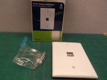 Midsize Single-Gang QUICKPORT™ Wallplate, 1-Port, White 5pk
