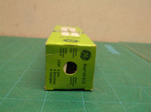 975964 GE F13DBX/835/ECO4P Biax D ECO 13W 4 Pin CFL Lamp Bulb G24q-1