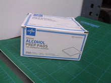 200 Medline Alcohol Prep Pads (Medium) 70% Isopropyl Alcohol