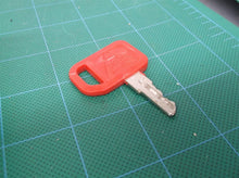 AT195302 Ignition Key AR51481 Replacement for John Deere Heavy Equipment Loader